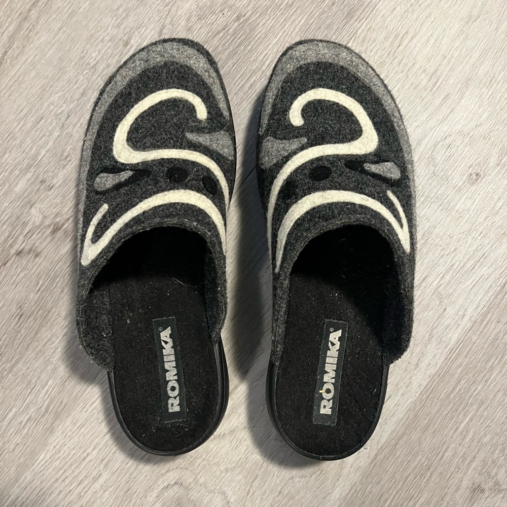 Romika Women's Gray and Cream Slippers